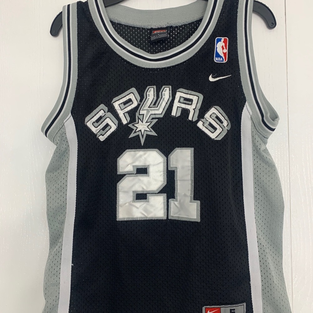 Youth Nike Duncan jersey small